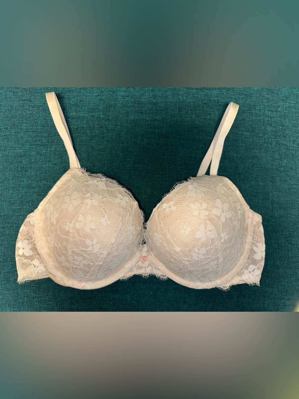 NEW Victoria’s Secret Dream Angels Floral Lace Push Up Bra 48C Nude NWOT